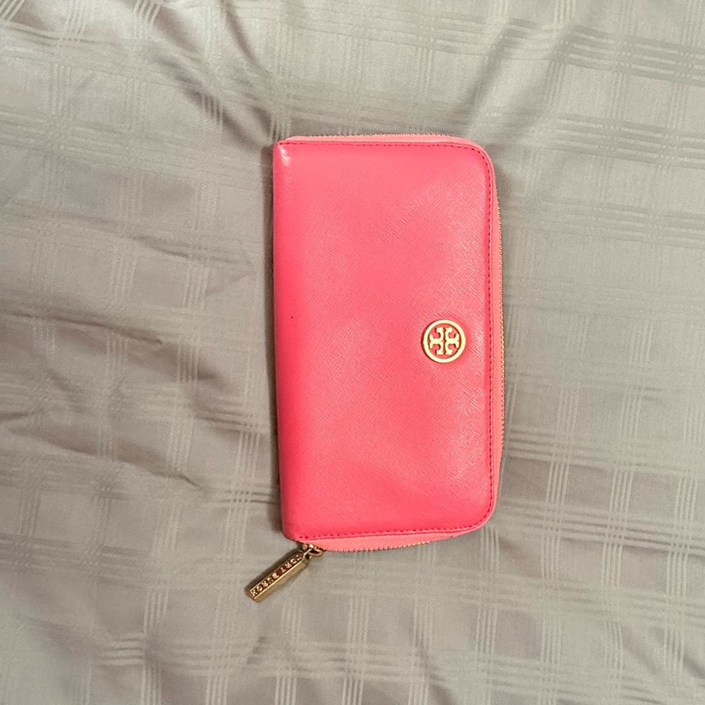 Tory Burch Coral Pink Zip-Around Card Wallet